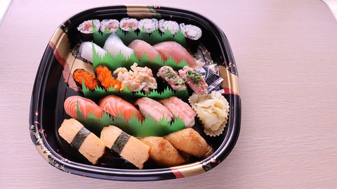 寿司、寿司桶、外食、料理、食べ物の写真フリー素材　Sushi, sushi tub, eating out, cooking, food photo free material