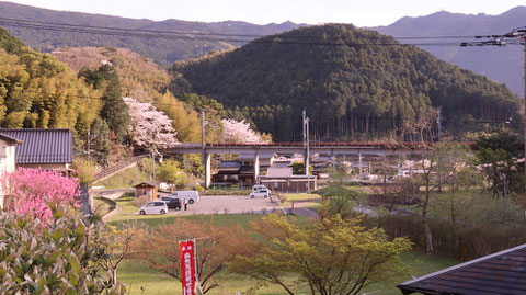 田舎、桜　夕焼け、山、風景の写真フリー素材　Countryside, cherry blossoms, sunset, mountains, landscape photos free material