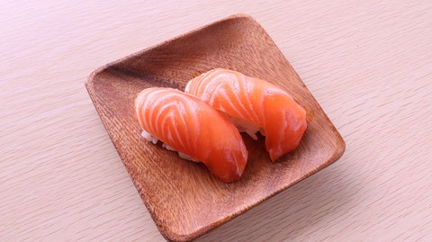 サーモン、鮭、寿司、寿司桶、外食、料理、食べ物の写真フリー素材 Salmon, sushi, sushi tub, eating out, cooking, food photo free material