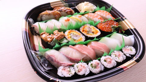 寿司、寿司桶、外食、料理、食べ物の写真フリー素材　Sushi, sushi tub, eating out, cooking, food photo free material