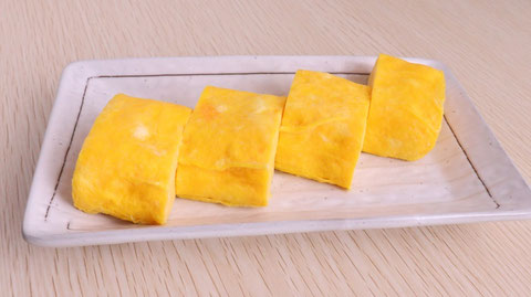 厚焼き玉子、だし巻き卵、卵、料理、卵料理、食べ物の写真フリー素材　Thick roasted egg, omelet roll, egg, dish, egg dish, food photo free material