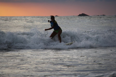                                  surfen in Manuel Antonio Beach ☼