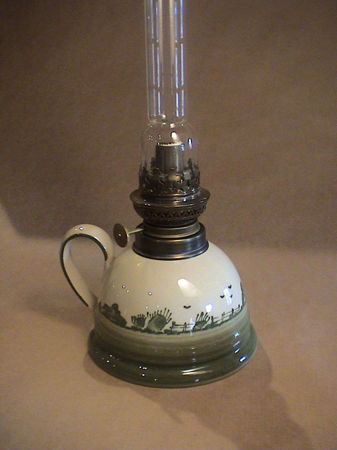 HVL-001 Petroleum-Lampe in 3 Dekoren lieferbar. Preis 98,-- EUR