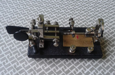 Martin Junior last model with Black wrinkel finished