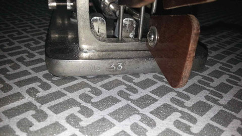 Automorse - particolare matricola di proprietà con numero seriale 33.