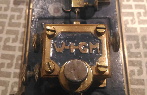 C.A.G. bug W1GM, particular of Marconi HAM Call write on top of frame