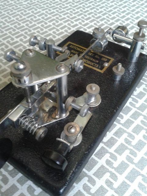 Buzza "single lever" model - particular of main frame and dumper.