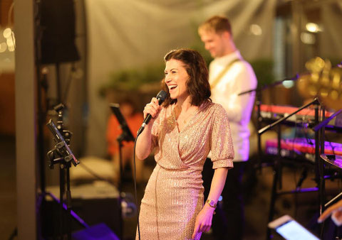 Partyband für die richtige Stimmung auf der Tanzfläche