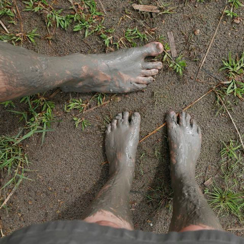 Schlammaske für die Füße :-) Mud facial for the feet