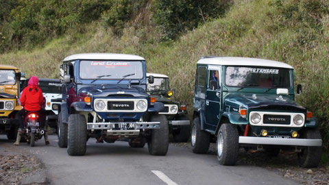 Busy traffic on the mountain