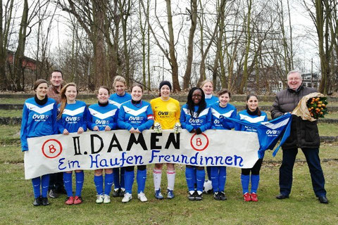 Ein Teil unserer Mannschaft mit unserem Sponsor Klaus Hafer von der ÖVB Versicherung