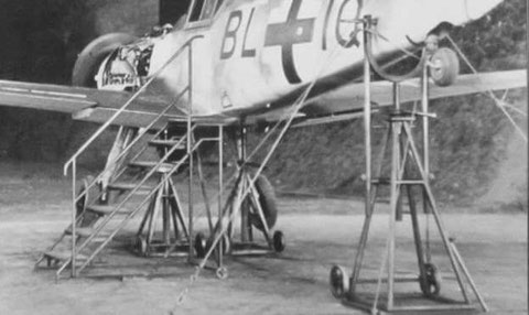 Tail fork used on a gun calibration site. Note the "Auswanderungsscheibe" attached to the spinner on the nose of the aircraft.