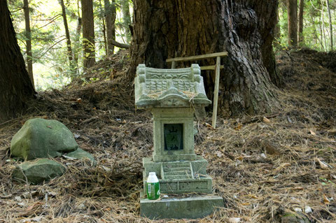 山ノ神の文字が見える