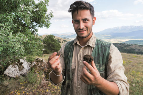escursione caccia al tartufo assisi umbria tartufi  pacchetti particolari 