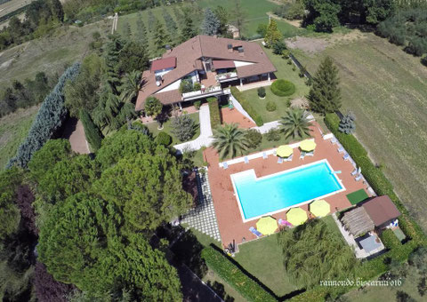 villaumbria spa, villa umbroa piscina, villa assisi spa, villa assisi piscina, villa piscina, villa con spa