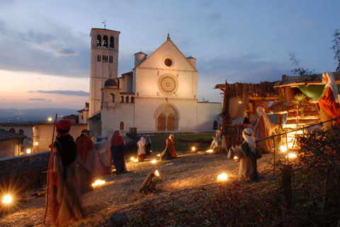 Assisi: il presepe su piazza San Francesco