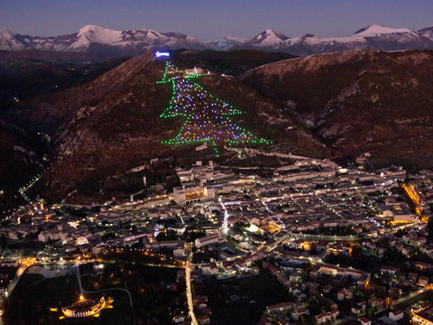 Gubbio albero di Natale  più grande del mondo