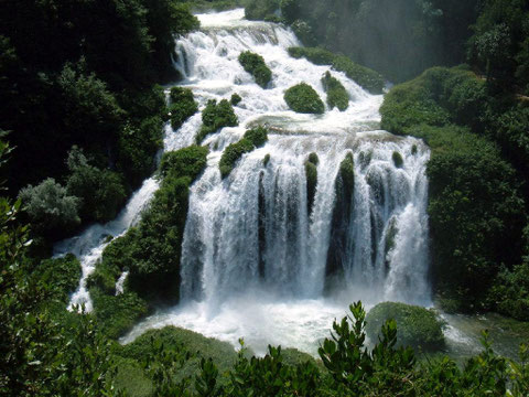 escursione alle marmore rafting alle marmore umbria sorprendimi umbria escursioni natura in umbria 