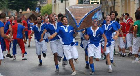 Passignano sul Trasimeno il palio delle barche