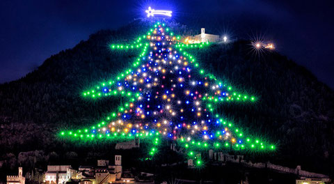 Gubbio l'albero di Natale più alto del mondo