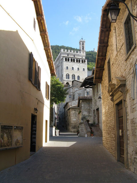 Der Priorenpalast, eines der kühnsten italienischen Bauwerke seiner Zeit