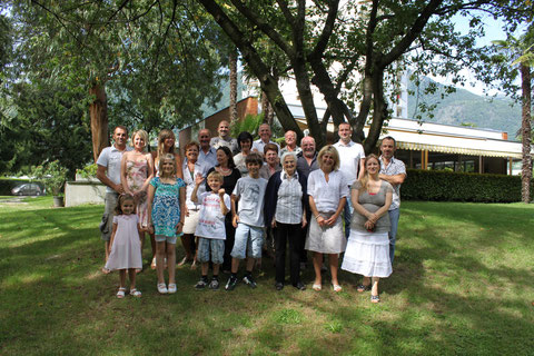 Foto di gruppo per i 90 anni della mamma - Luglio 2011