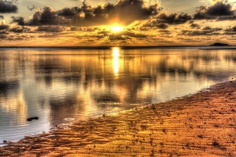 Sunrise at Anini Beach!  Next time, I would like to take more kids to the camping.