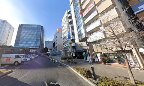 店舗前に30分無料駐車場あり