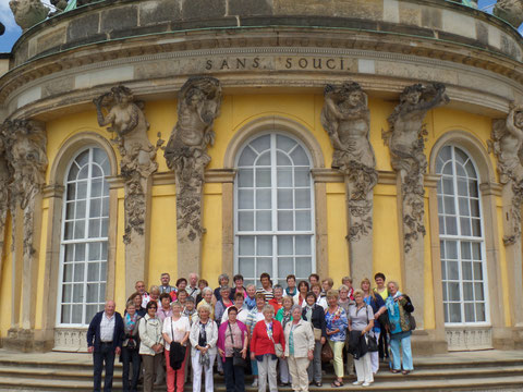 vor Schloss Sanssouci