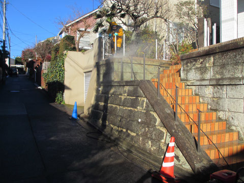 大谷石表面強化剤補修工事前