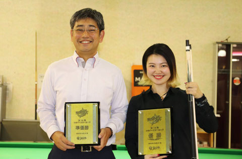 優勝の村松さくら（右）　Photo : JAPA