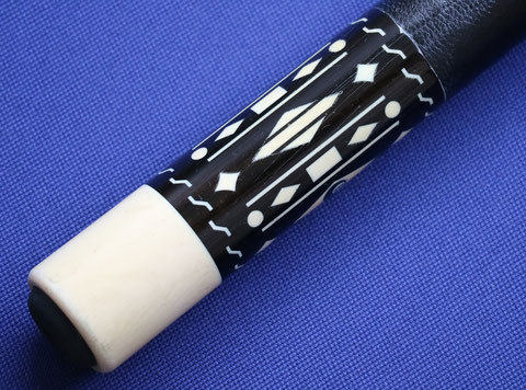 表面がひび割れたラッカー塗装