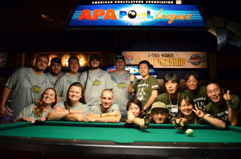 カキンジャーZ（右側）