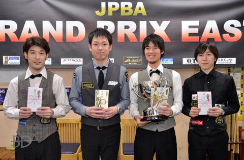 左から、3位田仲海輝、2位赤狩山幸男、優勝林研字、3位水下広之