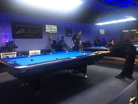 会場のニュージーランド『Pool & Blues』