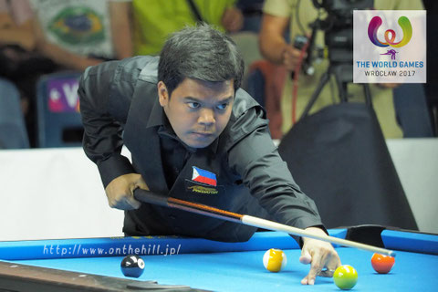 Gold Medal : Carlo Biado　Photo :  On the hill !