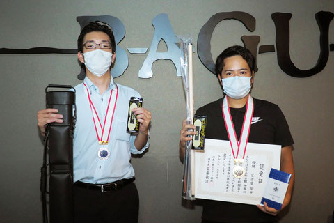 B級ファイナリスト。左：準優勝・佐和田和也　右：優勝・名古屋翔平