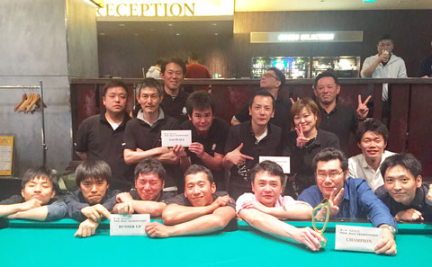 第1回大会は『バグース銀座B』チーム（前列右側）が優勝