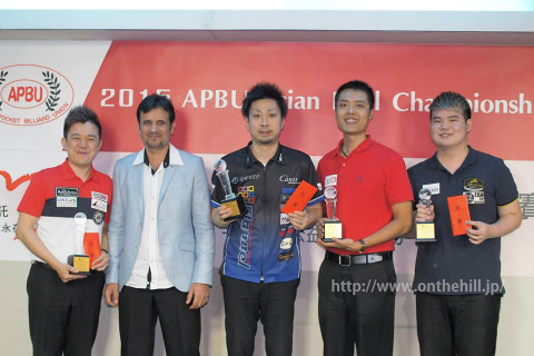 左:優勝羅立文、中央:2位大井直幸、右2:3位張榮麟、右:3位A・ヤップ