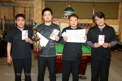 京都オープン上位入賞者左から：3位野田匡則、優勝大井直幸、2位小原嘉丈アマ、3位神箸久貴