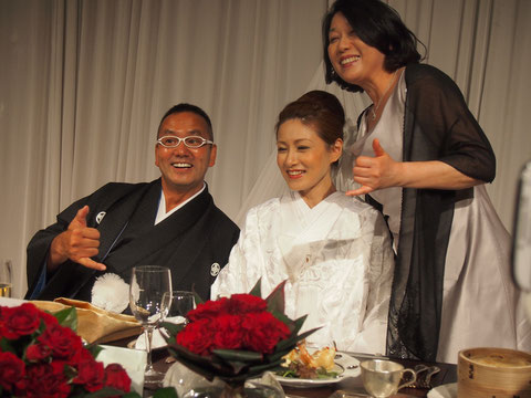 花嫁さんが本当に美しくて! でもあったか社長はそんなことよりも、心がとにかく美しいのだと 前にお話ししたときにもおっしゃっていました。内面がにじみ出ています。泣きながらの花嫁さんのスピーチでも、とっても感動してしまった私。 とっても素敵なカップルです*^^*!