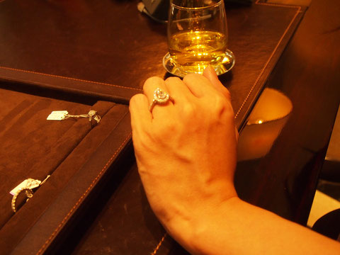 シェイプカット、とても好きなのですが、縁取りがないタイプの方がかわいいと思うのです^^この日は丁度なかったので・・・