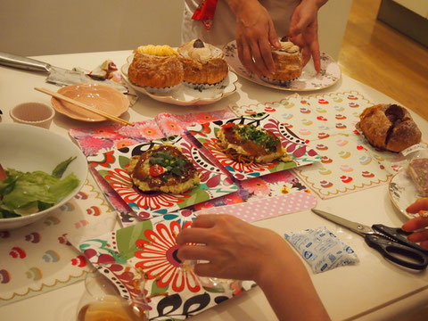 女の子達の作ったもの食べるっていいですね^^ かわいくてHAPPYな気が満ちた お部屋でした^^