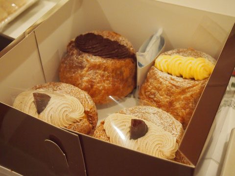 購入したお土産は、季節の名物ビックシュークリームでした^^ 美味しいんです^^