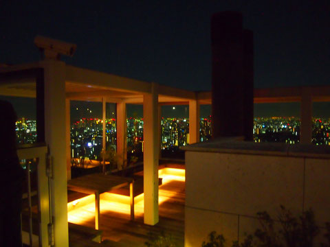 RESIDENCEの屋上へと皆で観にやってきました^^ すごい晴れ日だし、素敵すぎる景色です^^♡