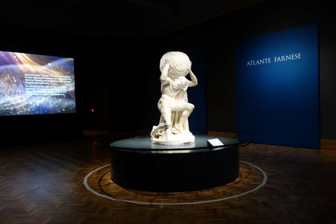 古代彫刻「ファルネーゼのアトラス」　Photo by 西田佳代