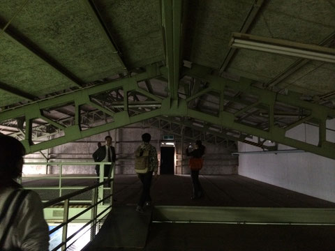 〈2階〉