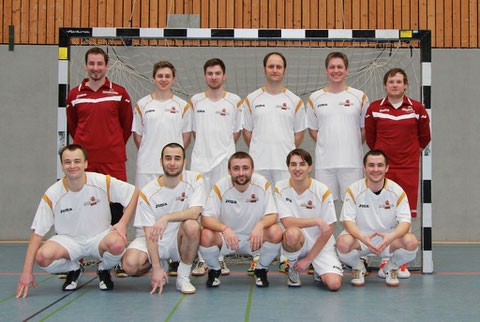 Das Testspielteam: (hinten v.l.) Berger, Henneken, Hachmann, Bonnekamp, Gött, Wehling; (vorne v.l.) Avtyenyev, Payzulaev, Valchev, Domurath, Avtieniev. (Foto: Galkova)