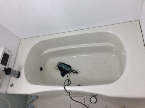 FRP浴槽、汚れ沈着、塗装