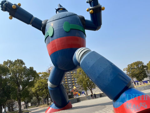 長田駅の鉄人２８号